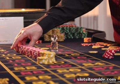 slots平台真人游戏：运气与策略的博弈，如何避开跑路陷阱？